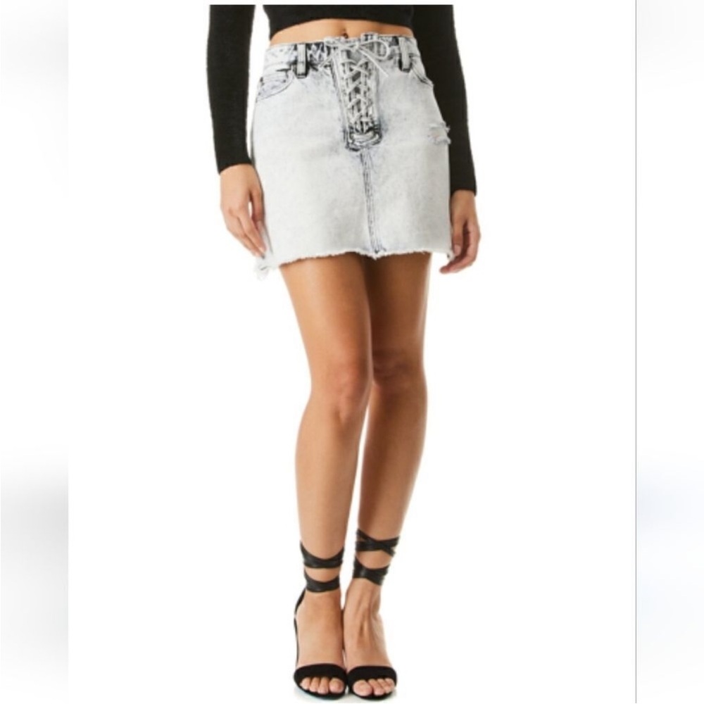 Alice + Olivia Lace up Washed Out Denim Mini Skirt Size 27
